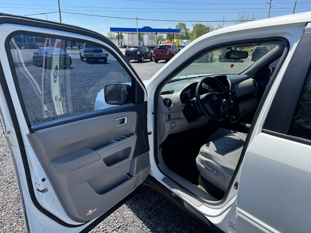 2014 Honda Pilot EX-L - Photo 12
